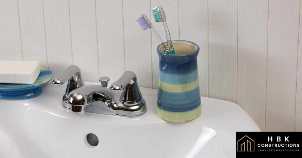 6 Things You Should Not Keep in Your Bathroom