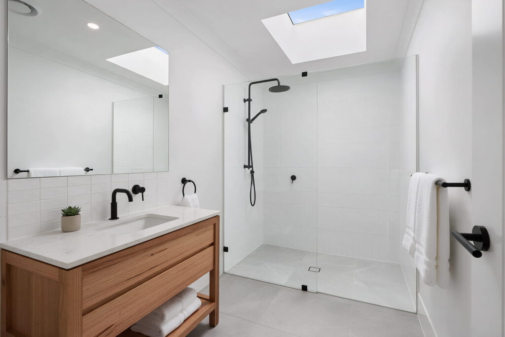 01-hero-coastal-family-bathroom-bayside